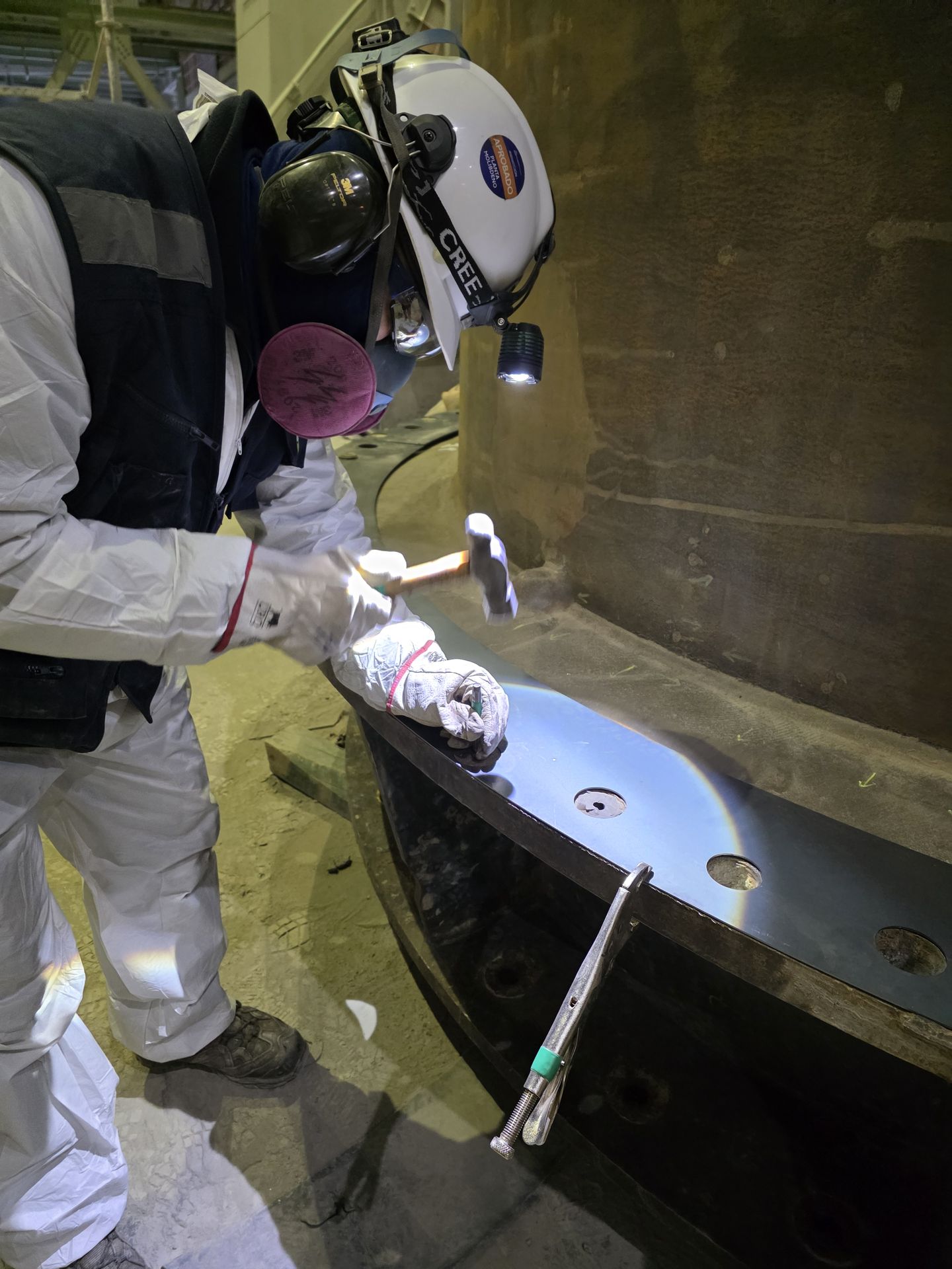 Molino de bolas con Trunnion Bearing en intervención, planta de procesamiento